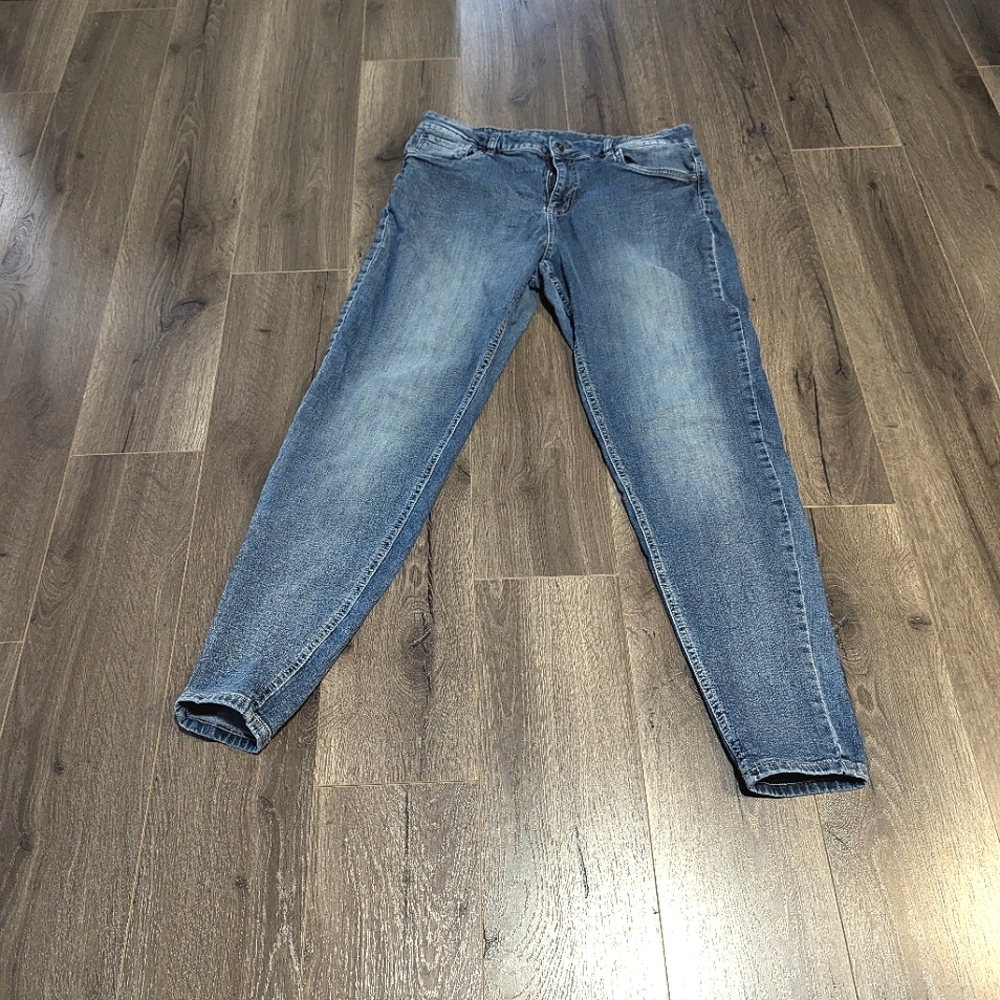 Jeaniologie denim  High Rise Skinny Jeans. Womans Size 16. Fair Condition.